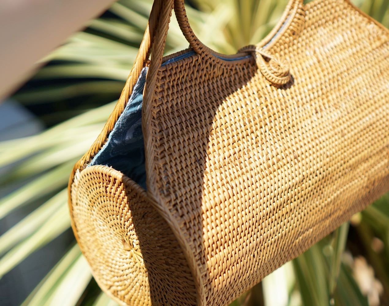 Hand Woven Atta Side Round Hand Bag ~ Made in Bali ~