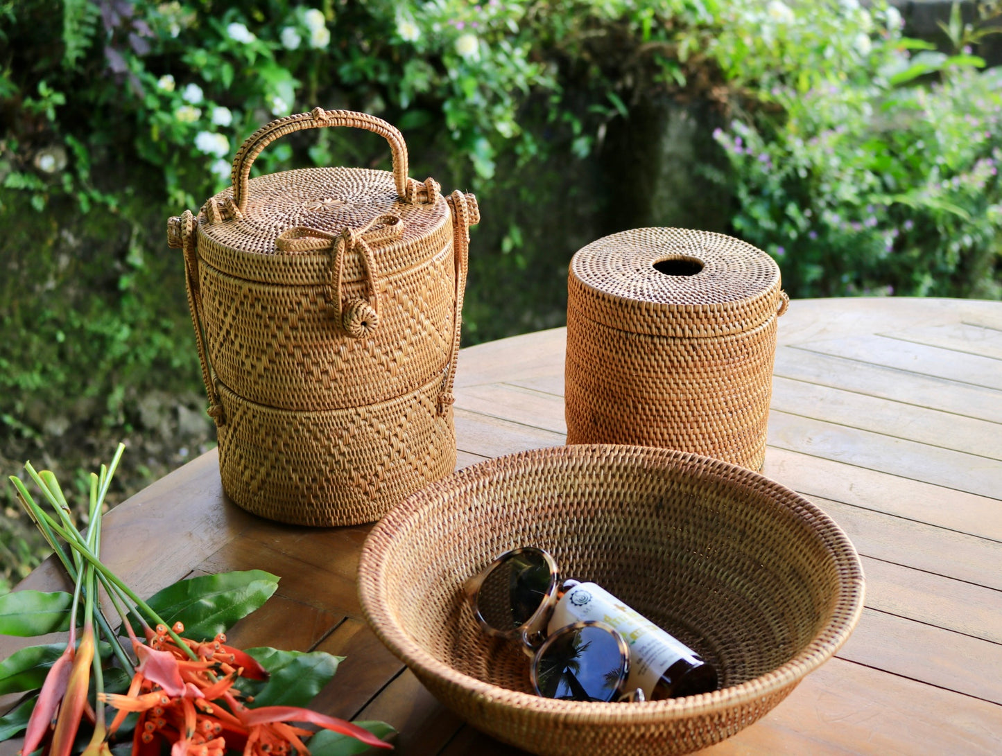 Hand Woven Atta Round Tissue Box ~ Made in Bali ~