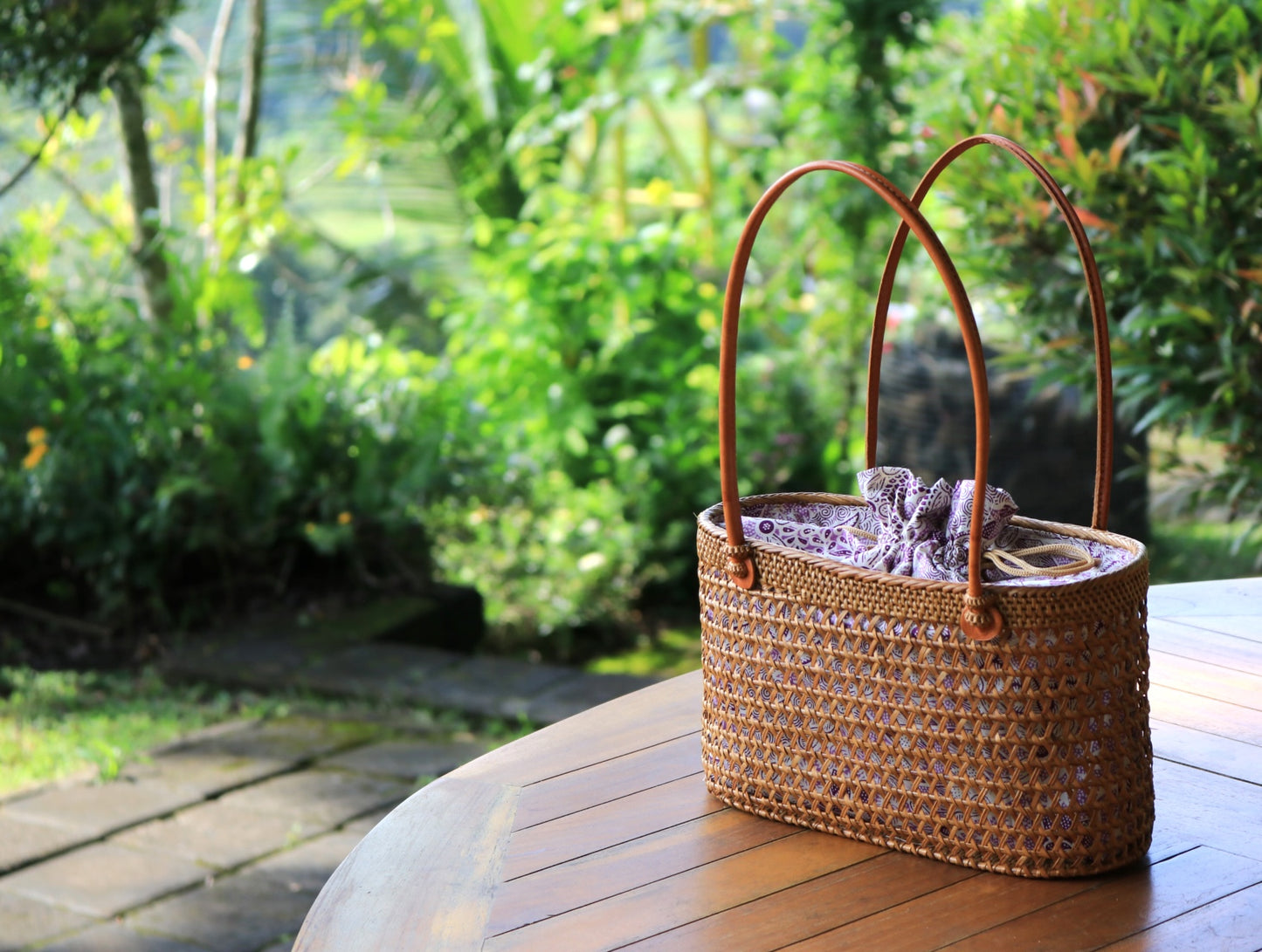 Oval Open-Weave Ata Handbag with Batik Drawstring – Handwoven in Bali (9.3")